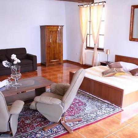 Guest house Belcanto Apartments 3*
